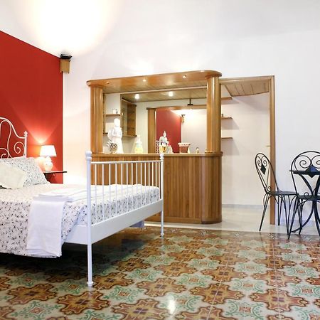 B&B Maia House Santo Stefano di Camastra Dış mekan fotoğraf