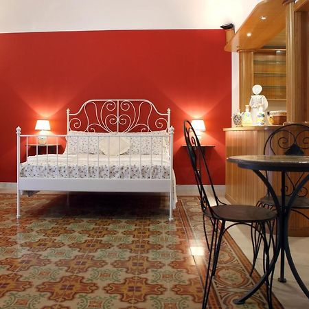 B&B Maia House Santo Stefano di Camastra Dış mekan fotoğraf