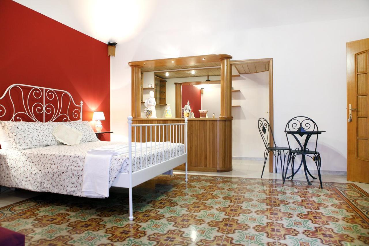 B&B Maia House Santo Stefano di Camastra Dış mekan fotoğraf