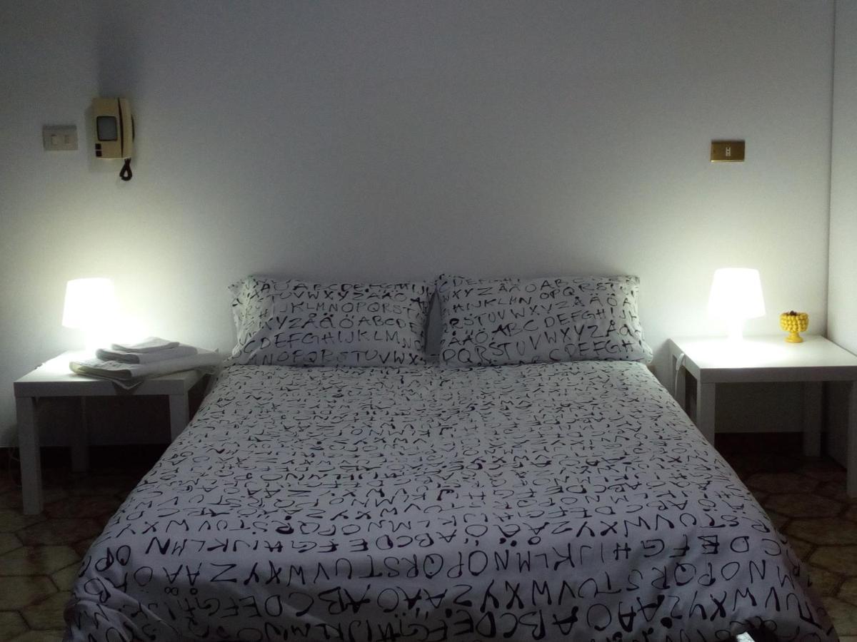 B&B Maia House Santo Stefano di Camastra Dış mekan fotoğraf