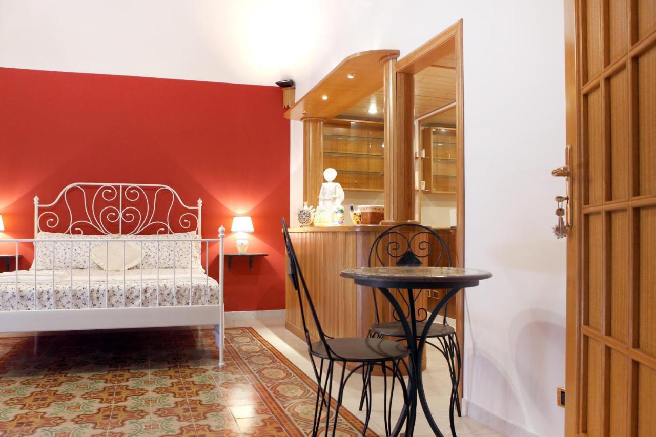 B&B Maia House Santo Stefano di Camastra Dış mekan fotoğraf