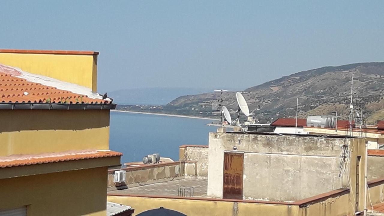 B&B Maia House Santo Stefano di Camastra Dış mekan fotoğraf